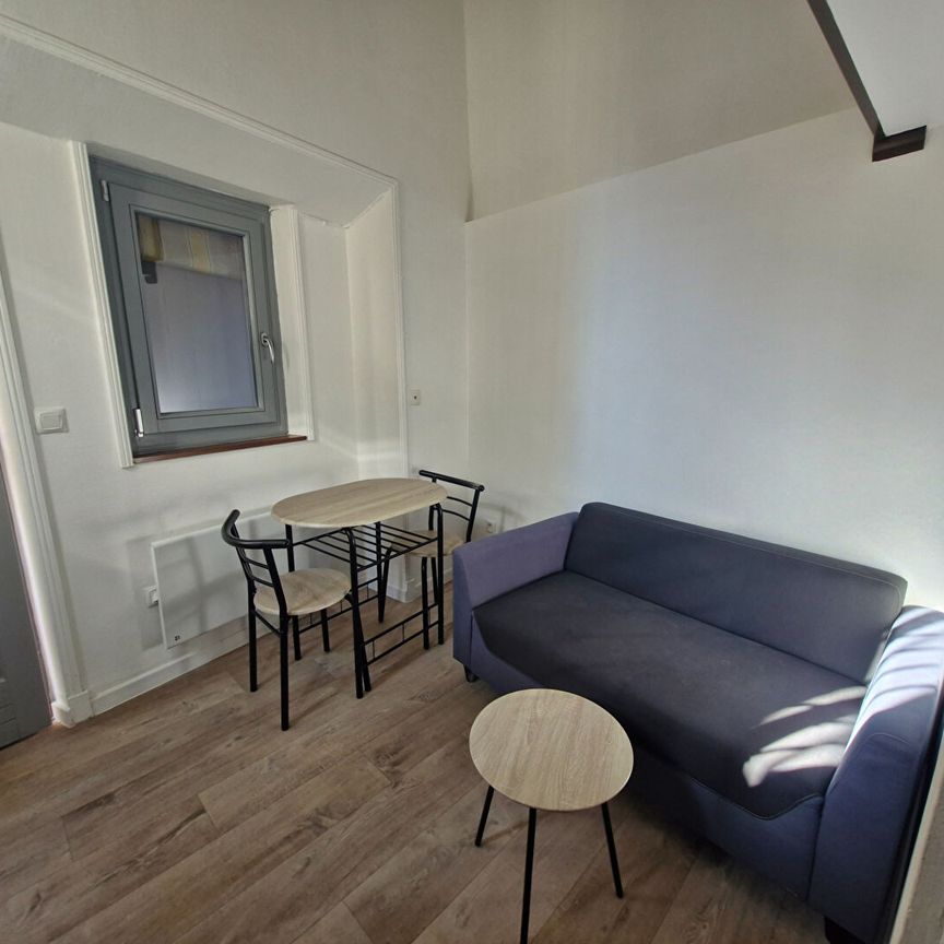 Location Appartement 1 pièce 9m² - Photo 1