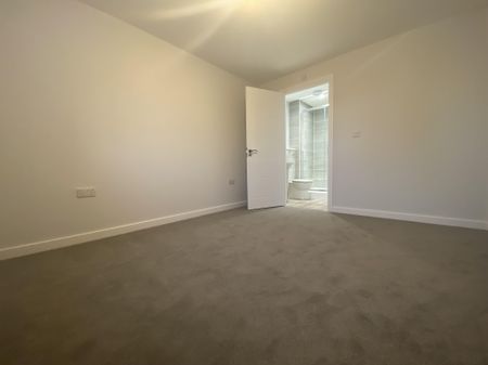 Buckingham Close, Thetford, Carbrooke - Photo 3