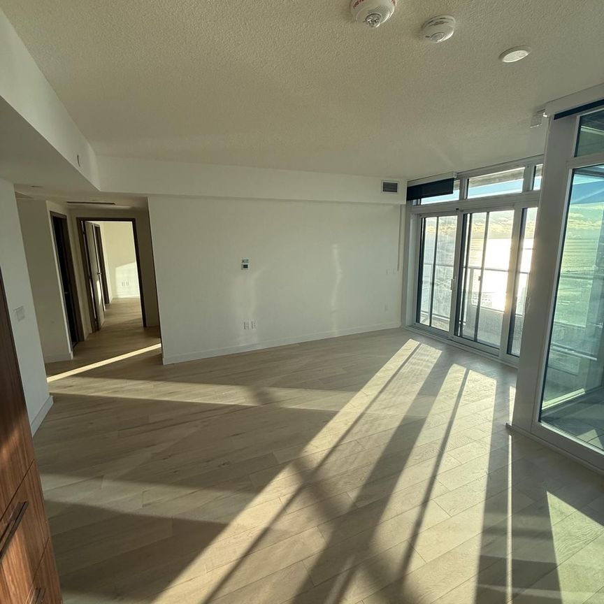 For Lease - 3 Concord Cityplace Way, Toronto, Ontario - Photo 1