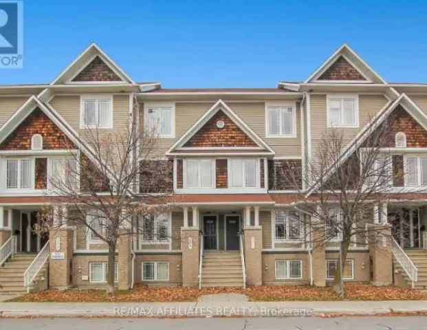 393 CHAPMAN MILLS DRIVE | 393 CHAPMAN MILLS DRIVE, Ottawa - Photo 1