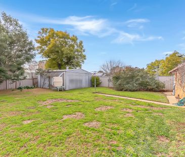 Three Bedroom Home in a Quiet Street - Photo 6