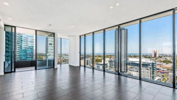 2-bedroom apartment with amazing views! - Photo 1