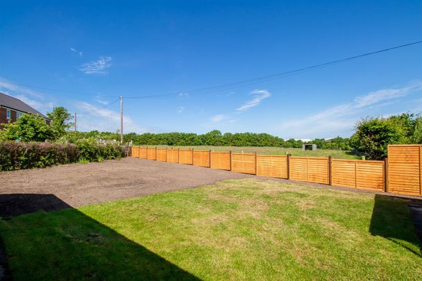 Hawthorne Close, Kirkhamgate, Wakefield - Photo 1