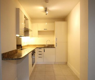 2 bedroom ground floor flat to rent - Photo 3