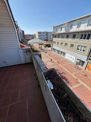 Große 3 Zimmerwohnung im 2.Obergeschoß in zentraler Lage von Wilhelmshaven - Photo 1