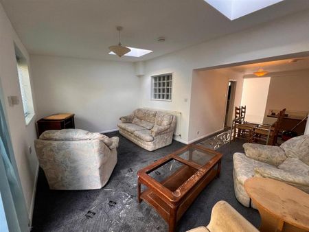 4 bedroom terraced house to rent - Photo 2