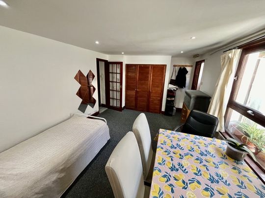 1 Bed Flat, Zinzan Street, RG1 - Photo 1