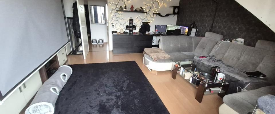 Helle 2-Zimmer-Dachgeschosswohnung mit Stadtblick, Balkon - Foto 1