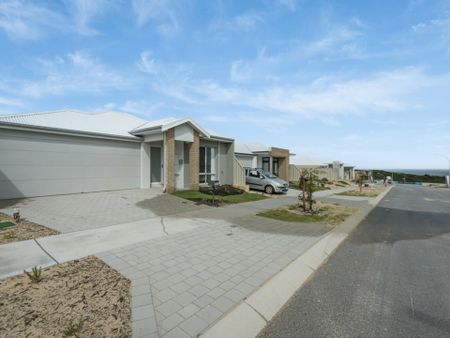 Brand new seaside home - Photo 2