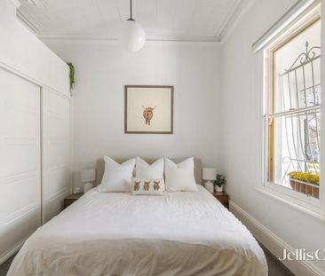 Stylish Single Level Home with Private Courtyard and Studio Retreat - Photo 6