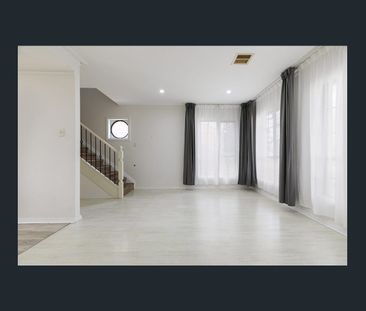 Modern Family Living in a Prime Location - Photo 3