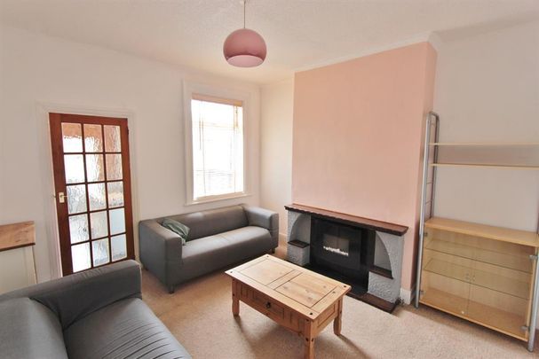 3 bedroom terraced house to rent - Photo 1