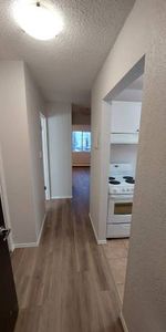 1 Bed 1 Bath Available In Beautiful - Photo 4