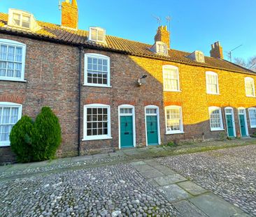 2 bedroom terraced house to rent - Photo 2