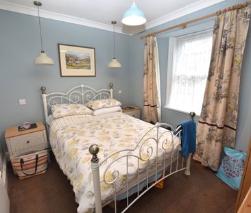 Hylands, 27 Barnpark Road, Teignmouth, TQ14 - Photo 3