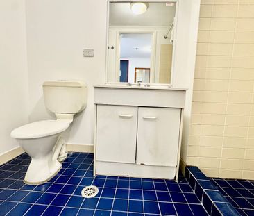 RENOVATED FURNISHED LOFT IN PRIME LOCATION! - Photo 5