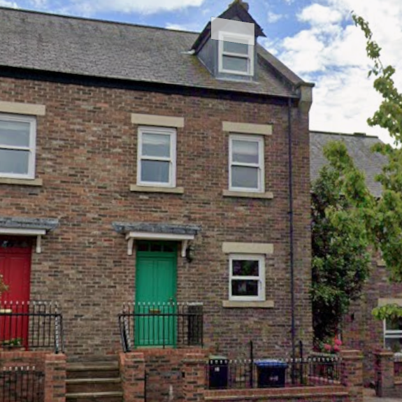 3 bedroom end of terrace house to rent - Photo 2