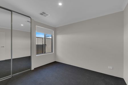 Newly Built Four Bedroom Home in Baldivis - Photo 2
