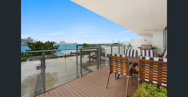 Waterfront Executive Apartment - Photo 1