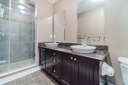 For Lease - 22 Market Garden Mews, Toronto, Ontario - Photo 3