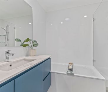 Immaculate Modern 3 Bedroom, Low-Maintenance Design - Photo 6