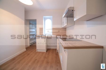 Location Appartement 4 pièces 140m² ROUEN 76000 - Photo 4