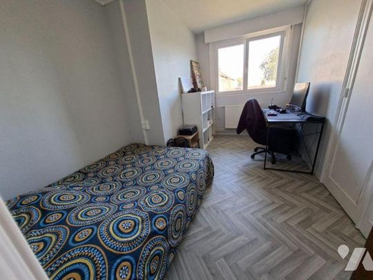 Secteur Hautes loges, proche lycée, maison en meublée comprenant: Hall d'entrée avec placard, ... - Photo 1