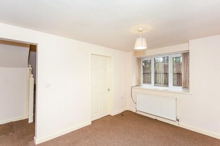 2 bedroom maisonette to rent - Photo 4