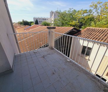 13014 - T1 MEUBLE au RDC avec balcon et parking - Photo 1