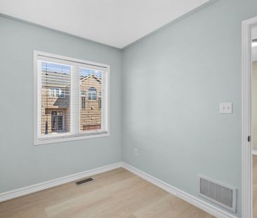 For Lease - 496 White's Hill Avenue Unit# Rear Coach House, Markham... - Photo 4