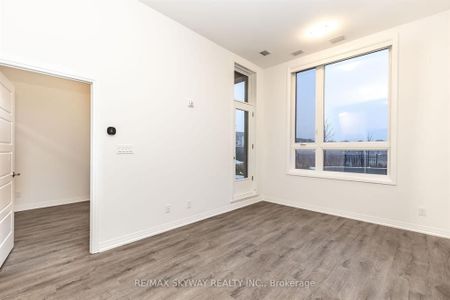 For Lease - 3265 Carding Mill Trail Unit# 102, Oakville, Ontario - Photo 4