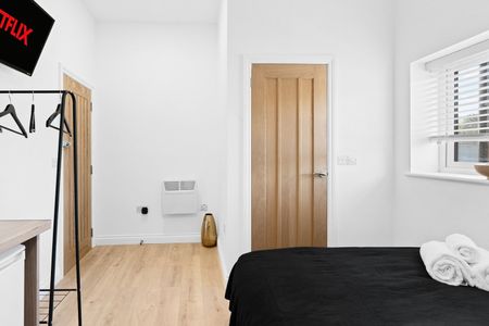Studio Flat, Carmichael Road, SE25 - Photo 3
