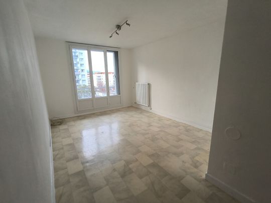 Location Appartement 4 pièces 65m² ECHIROLLES 38130 - Photo 1