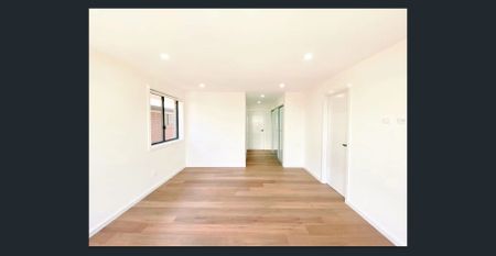 ✨ LUXURIOUS NEAR NEW HOME | WITH DEDICATED HOME OFFICE | SOLAR PANELS ✨ - Photo 5