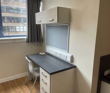Room in a Shared Flat, Bath Street, G2 - Photo 2