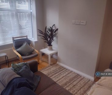 3 bedroom terraced house to rent - Photo 2