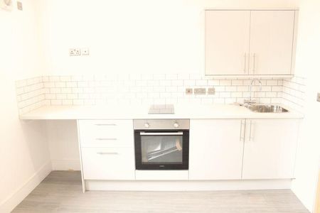 Studio to rent - Photo 2