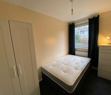 4 bedroom flat share to rent - Photo 2