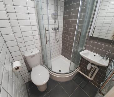 6 bedroom house to rent - Photo 1