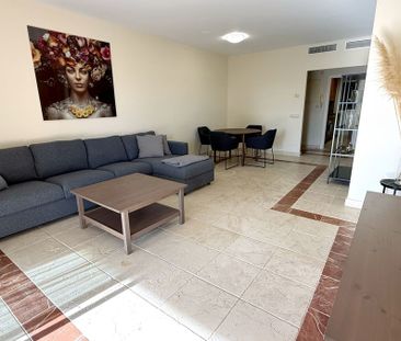 Apartamento planta baja en alquiler en Estepona - Foto 3