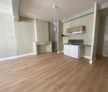 Location Appartement 1 pièce 38m² LA ROCHELLE 17000 - Photo 3