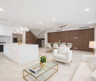 Brand New Duplex Spacious Family Home in Prime Location - 5 Bedroom... - Photo 2