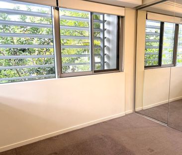 Double room in furnished apartment close to uni! - Photo 2