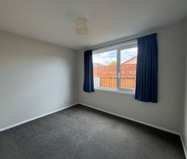 Stand alone 3BR home with double garage - Photo 3