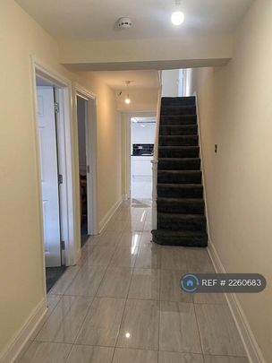4 bedroom terraced house to rent - Photo 1