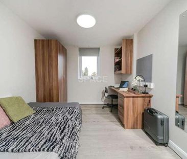Loddon House Student Accommodation, RG6 - Photo 2