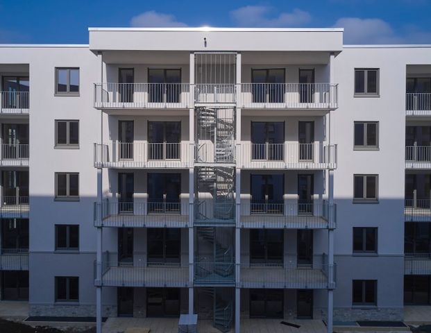 Freundliche Neubauwohnung über 3 Zimmer mit Balkon! - Foto 1