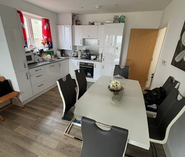 (Long Let) Goshawk Court, Ridding Lane, Greenford, UB6 - Photo 5