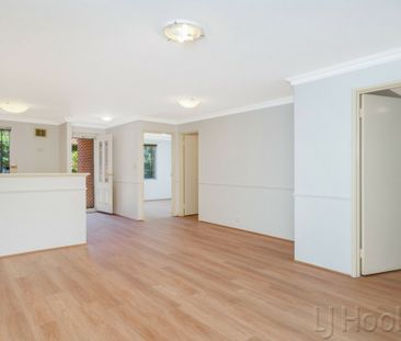 Neat as a pin in Wembley - Photo 1