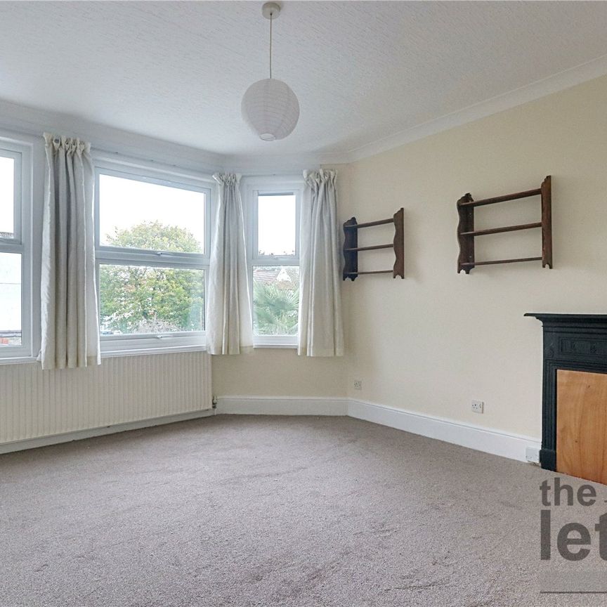 Hazelwood Lane, Palmers Green, London N13, N13 5HB - Photo 1